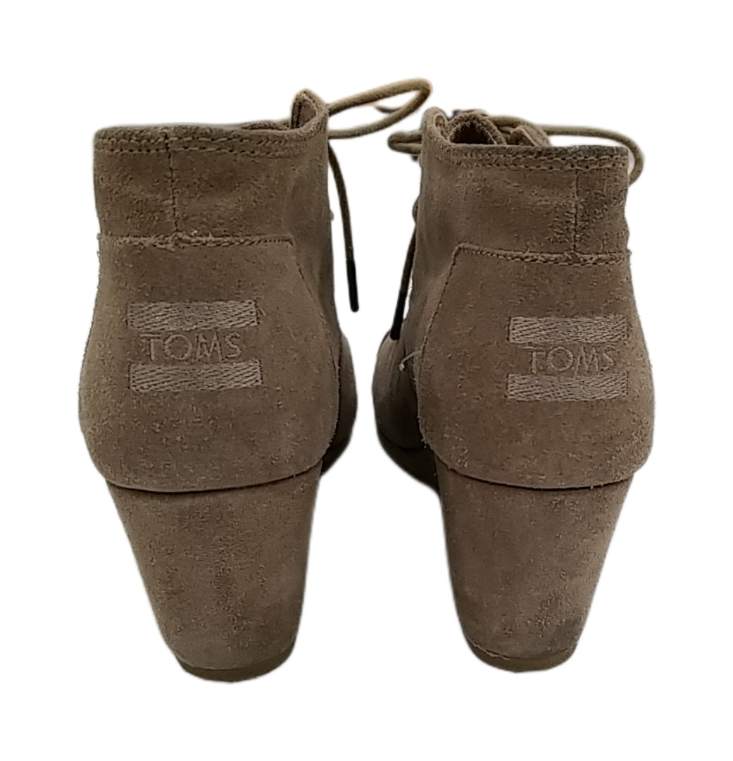 Toms Shoes size 7 women